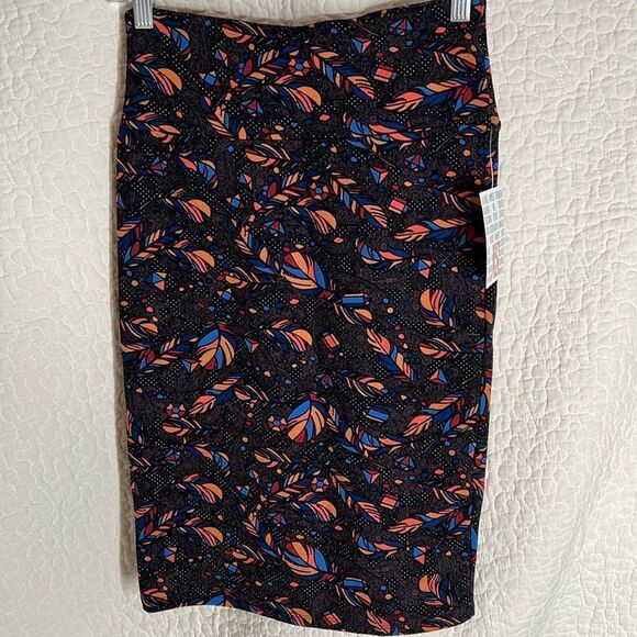 NWT LulaRoe Cassie Skirt - Picture 1 of 4